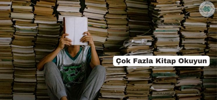 çok fazla kitap okumak